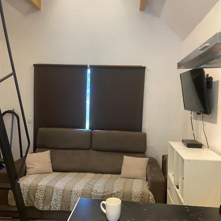 La Dans Les Pins カン
